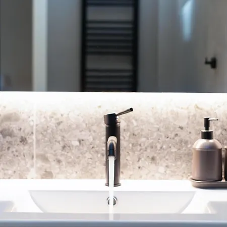 Zen Peace, Exarchia Apartment